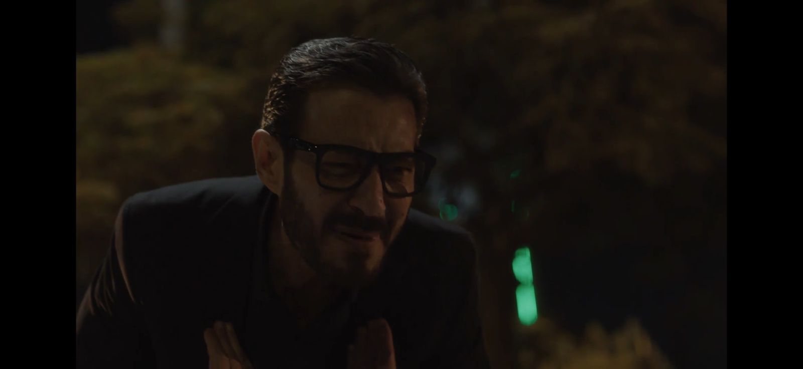 أحمد زاهر يعتدي على شقيق السائق بعد عرضه 200 ألف جنيه كدية (1)