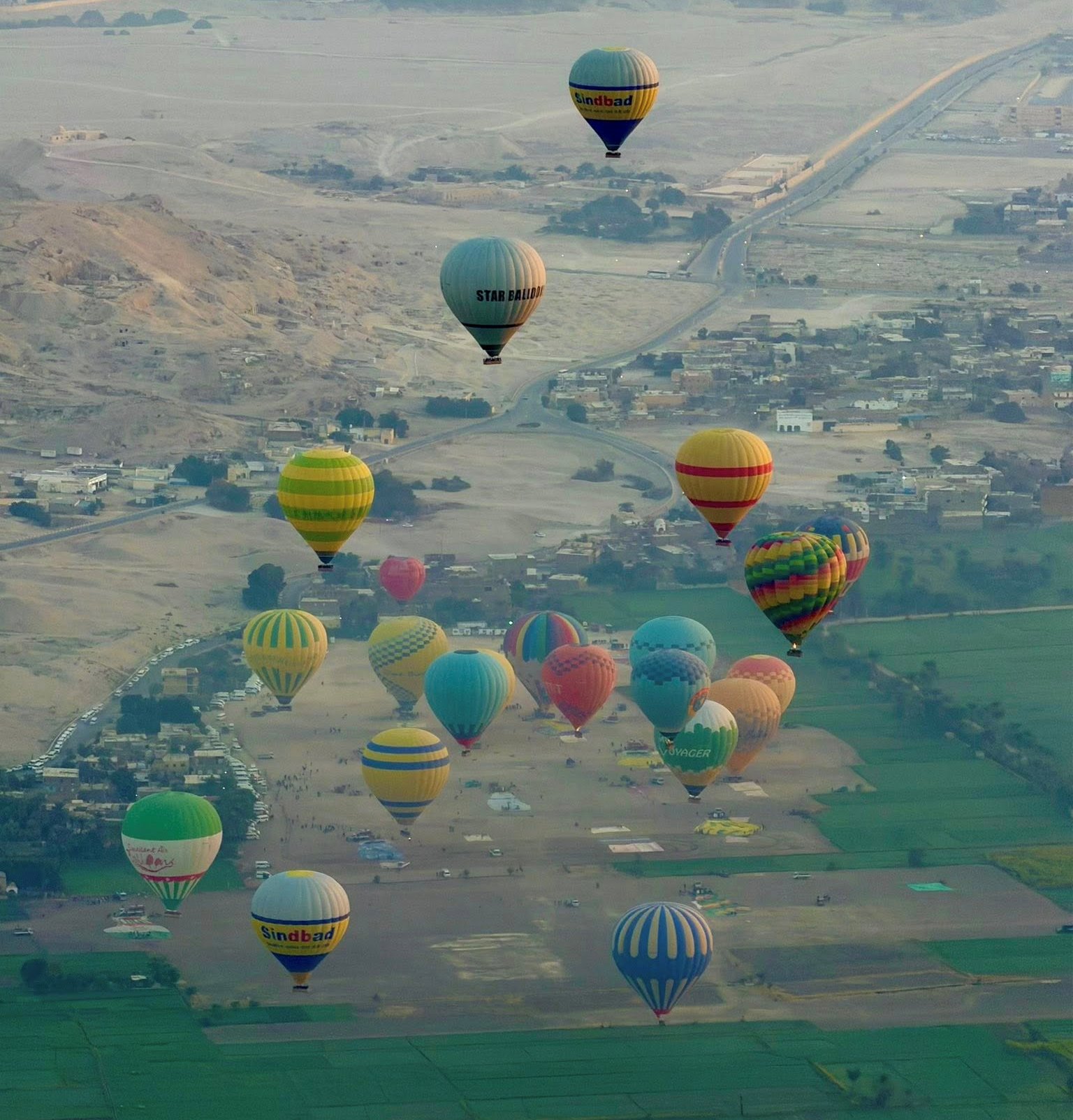 سحر البالون الطائر عبر تحليق 3600 سائح على متن 130 رحلة بالأقصر