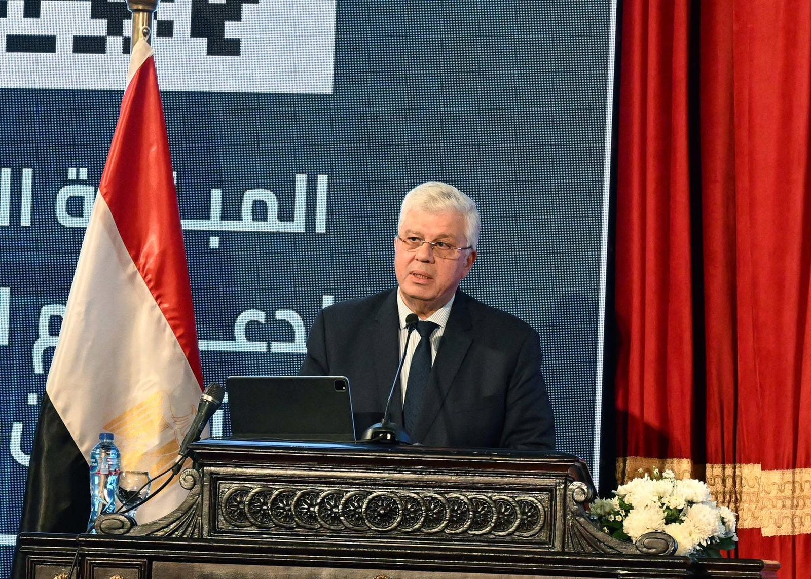 الدكتور أيمن عاشور وزير التعليم العالي والبحث العلمى