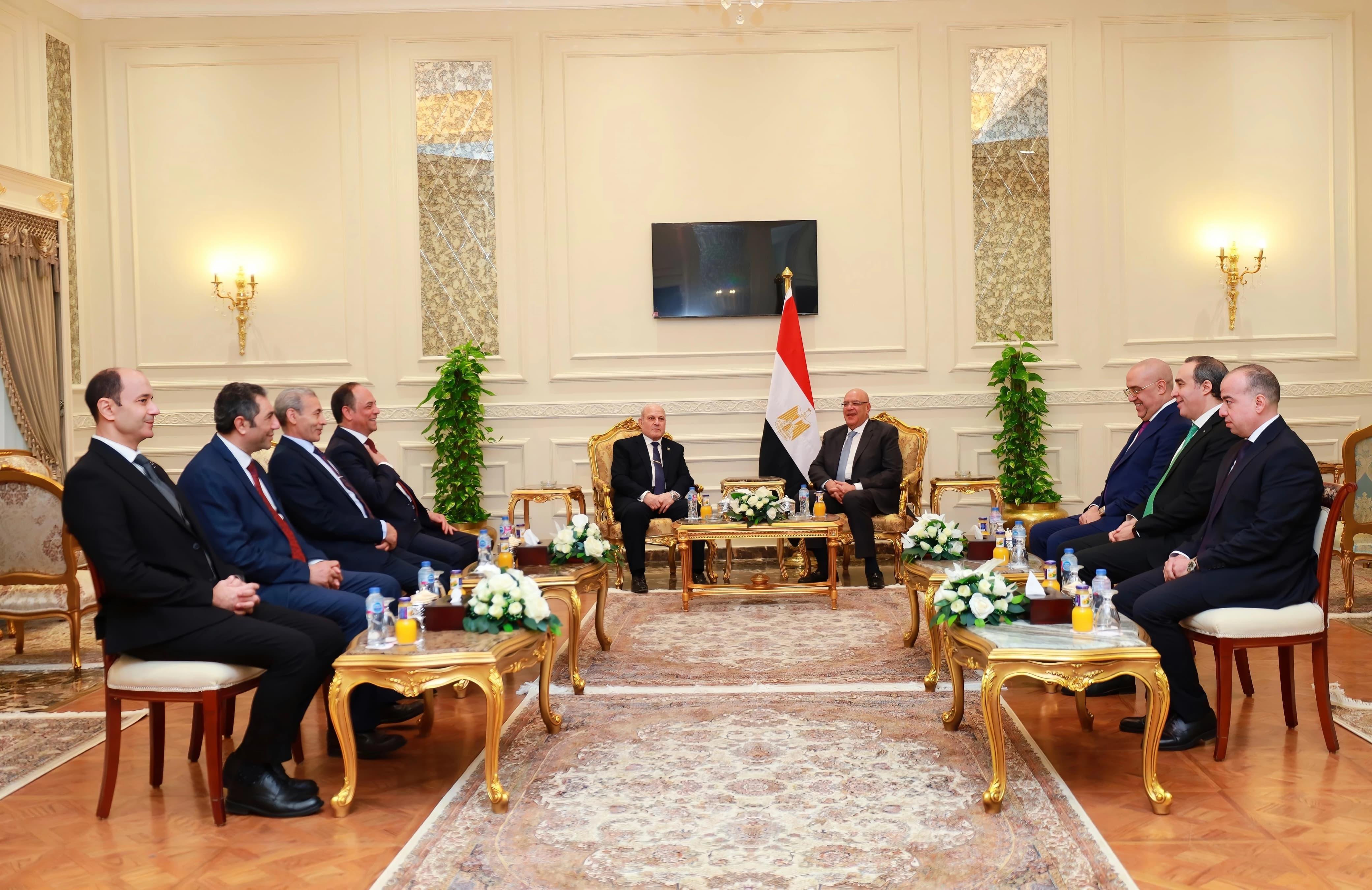 رئيس هيئة النيابة الإدارية يزور رئيس مجلس النواب للتهنئة بتوليه رئاسة المجلس (3)