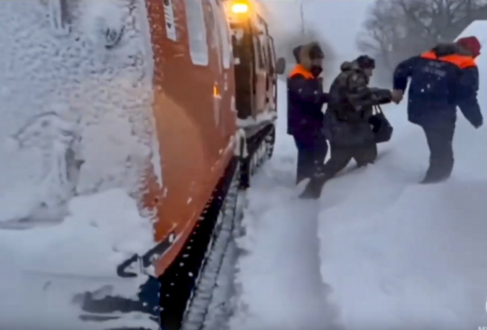 تساقط الثلوج فى روسيا يغلق الشوارع (3)