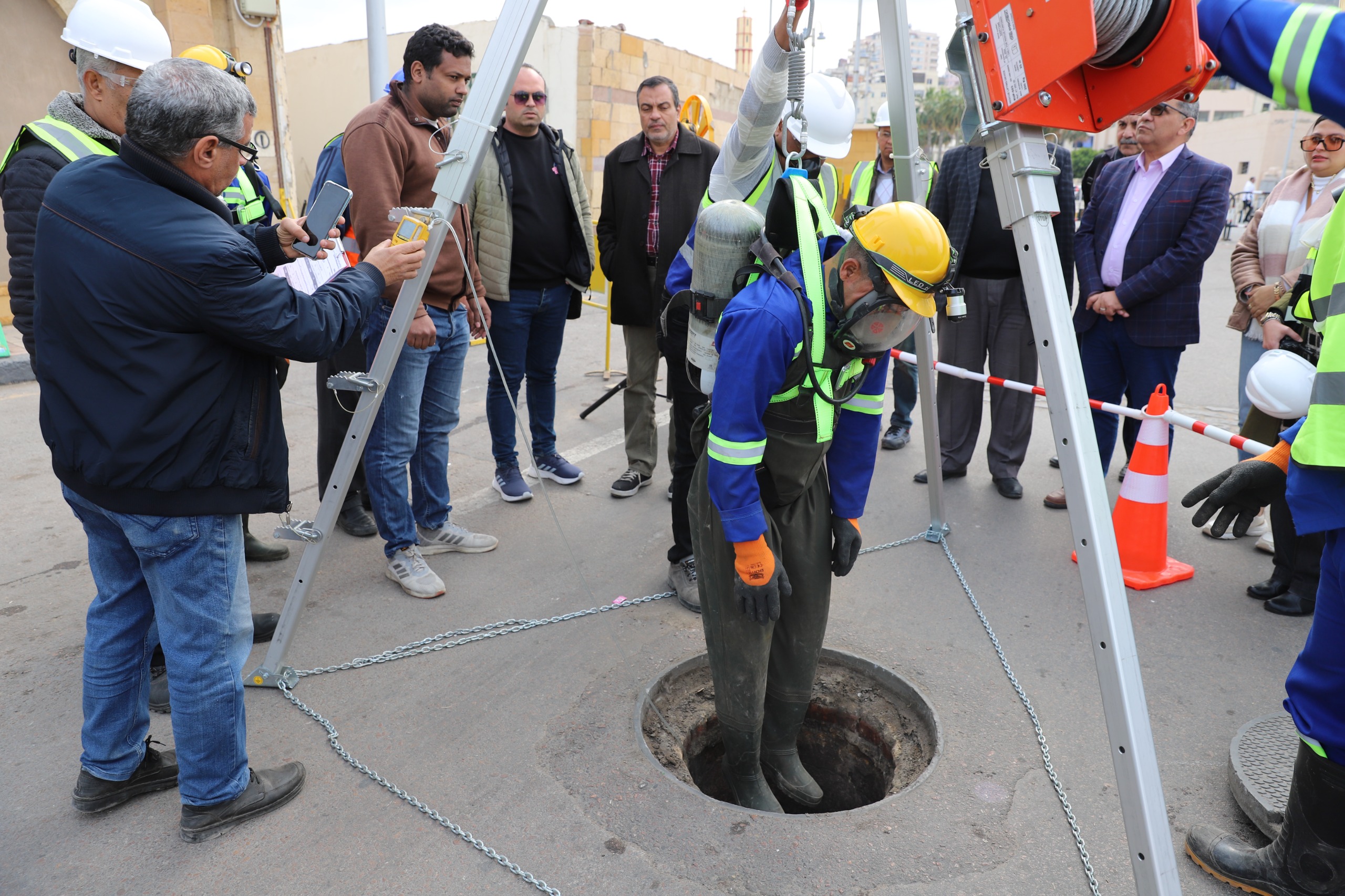 تنفيذ اعمال الصرف الصحى بالإسكندرية