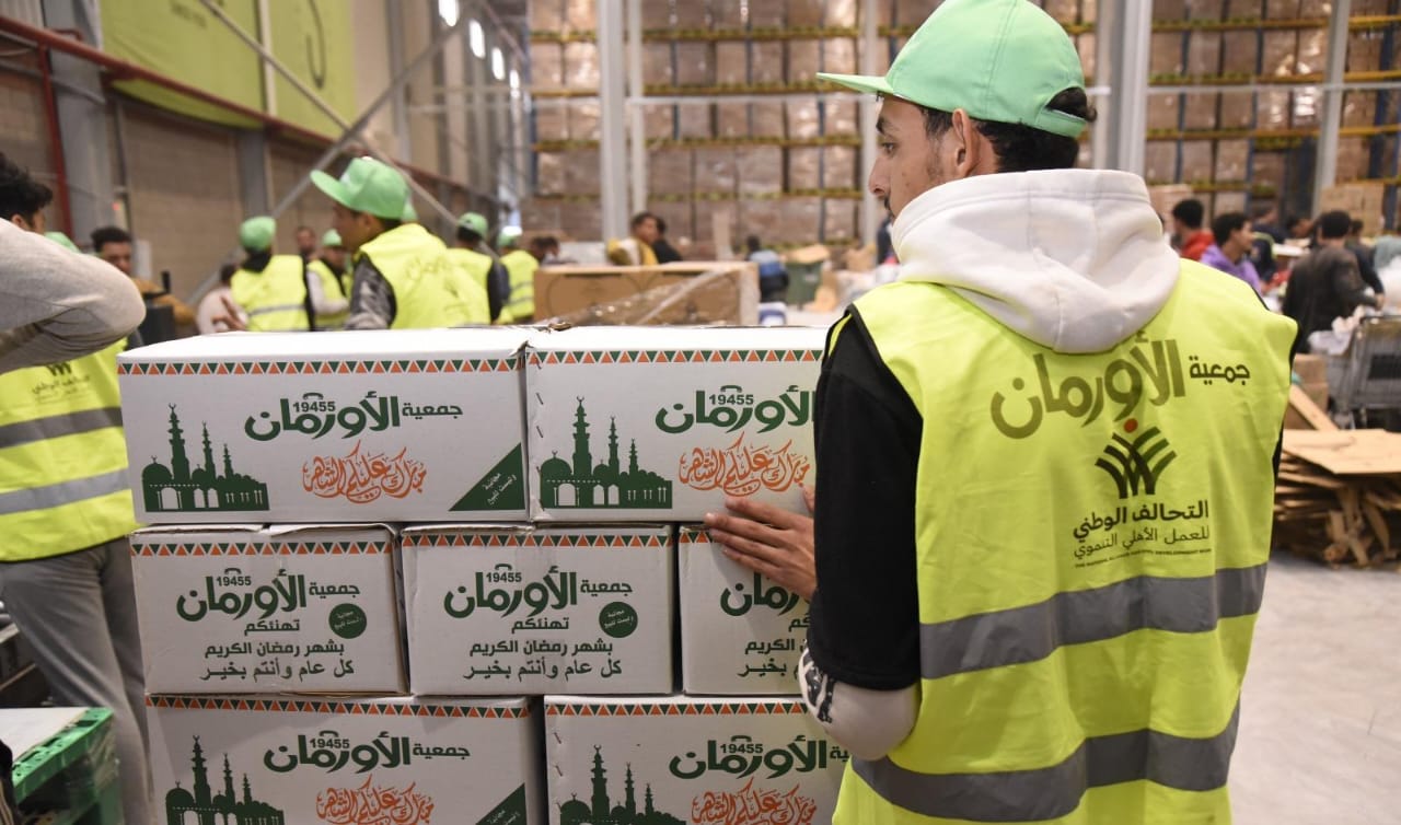 جمعية الأورمان عضو التحالف الوطني تبدأ في تجهيز وتعبئة 800 ألف كرتونة مواد غذائية استعدادًا لشهر رمضان 2026 (1)