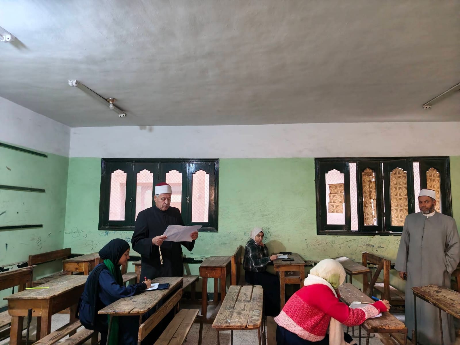 تفقد سير الامتحانات بالمعاهد الازهرية