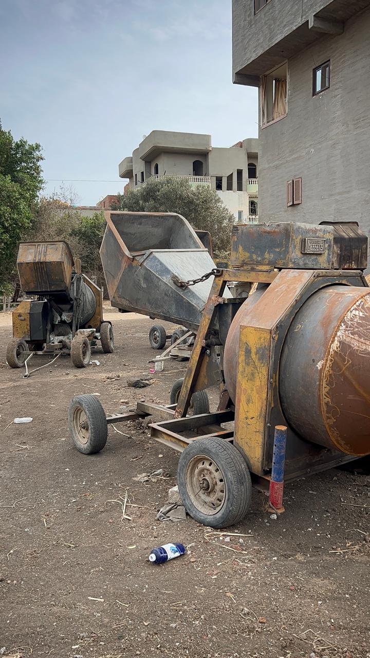 صيانة عدد من الخلاطات