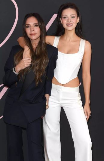 فيكتوريا بيكهام زوجة ابنها