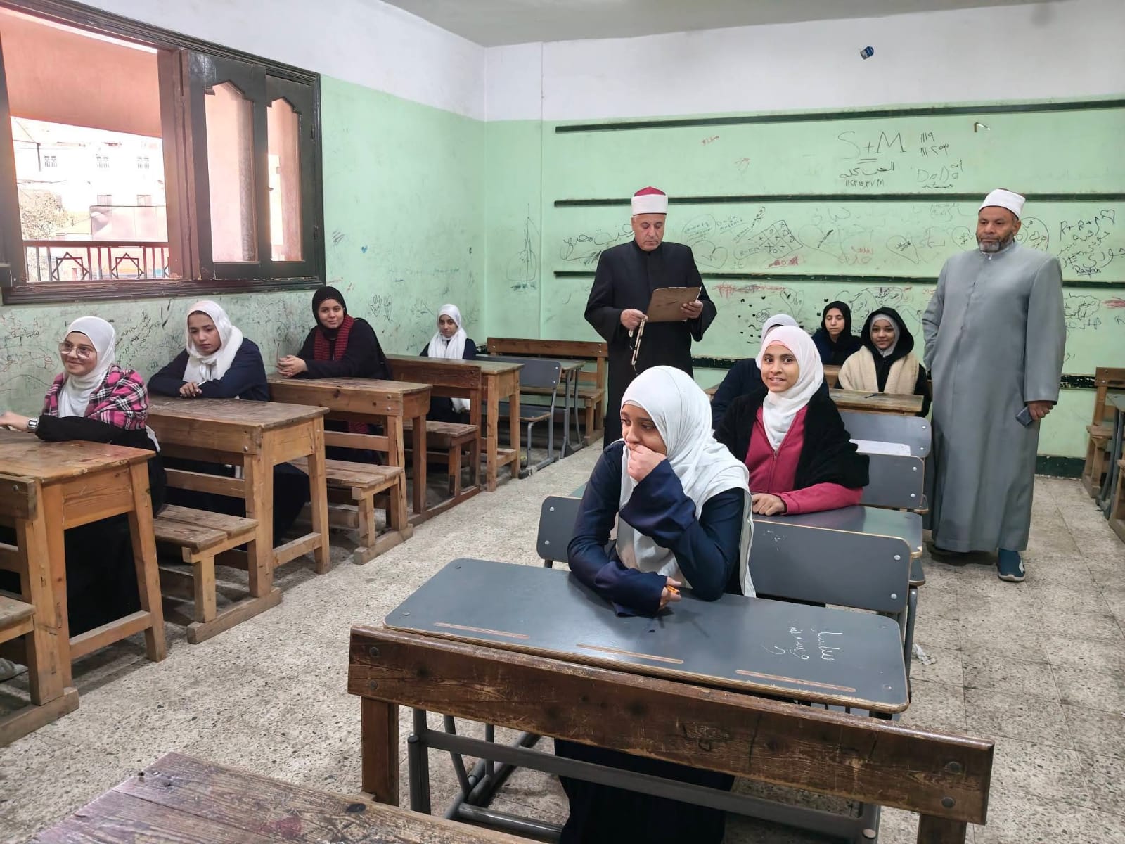 خلال الجولة لتفقد الامتحانات