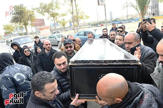 جانب من تشييع الجنازة