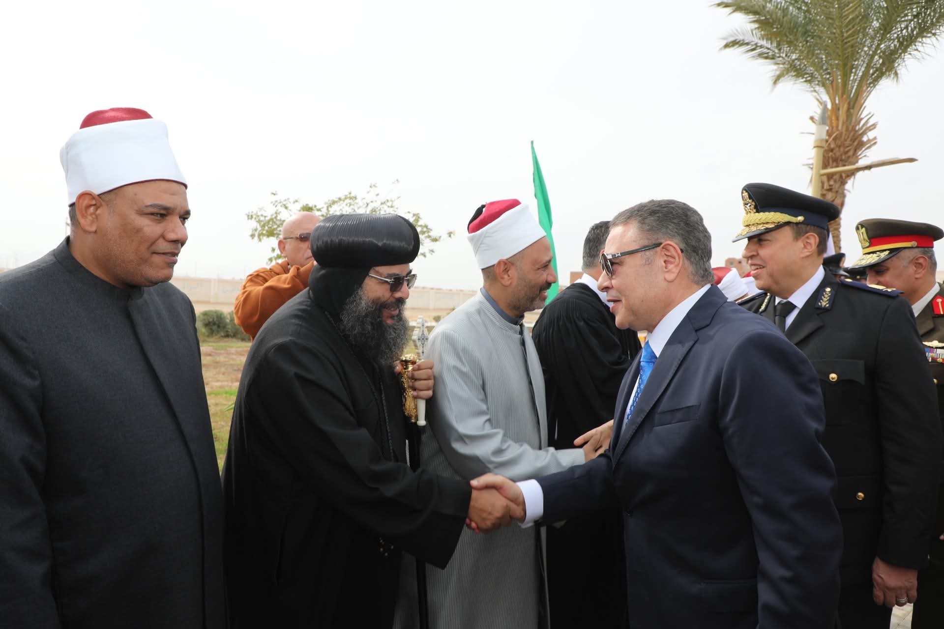 تهنئة قيادات المحافظة بالعيد القومى