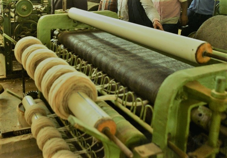 غزل صوف الاغنام وتجهيزه غزل صوف الاغنام وتجهيزه