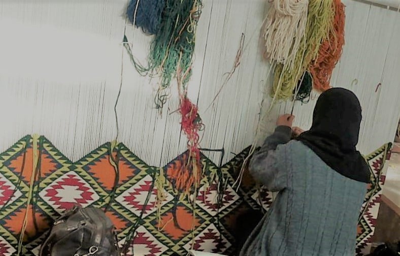 صناعة الحوايا الصوف من تراث بدو مطروح صناعة الحوايا الصوف من تراث بدو مطروح