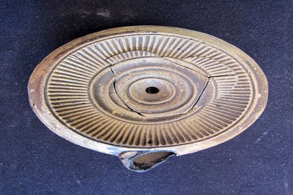 اكتشاف حليات خزفية (1)