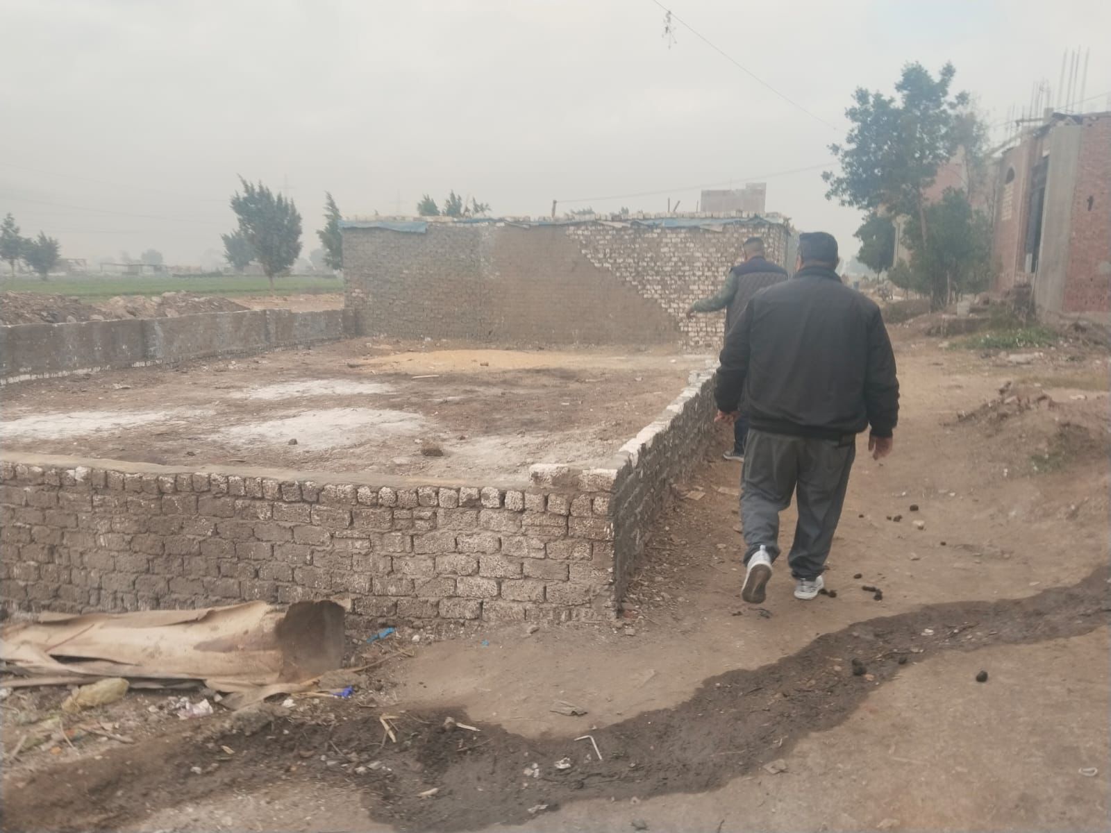 إزالة تعديات على الأراضي في أوسيم (4)