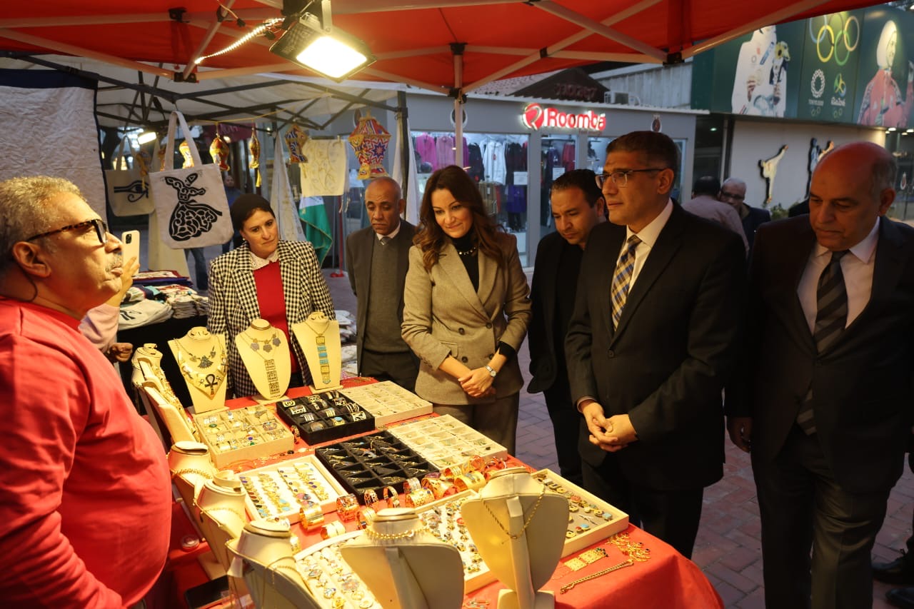 افتتاح معرض الحرف اليديوية