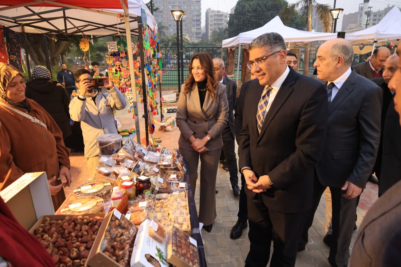 محافظ الجيز ة يفتتح معرض الحرفـ اليديوية