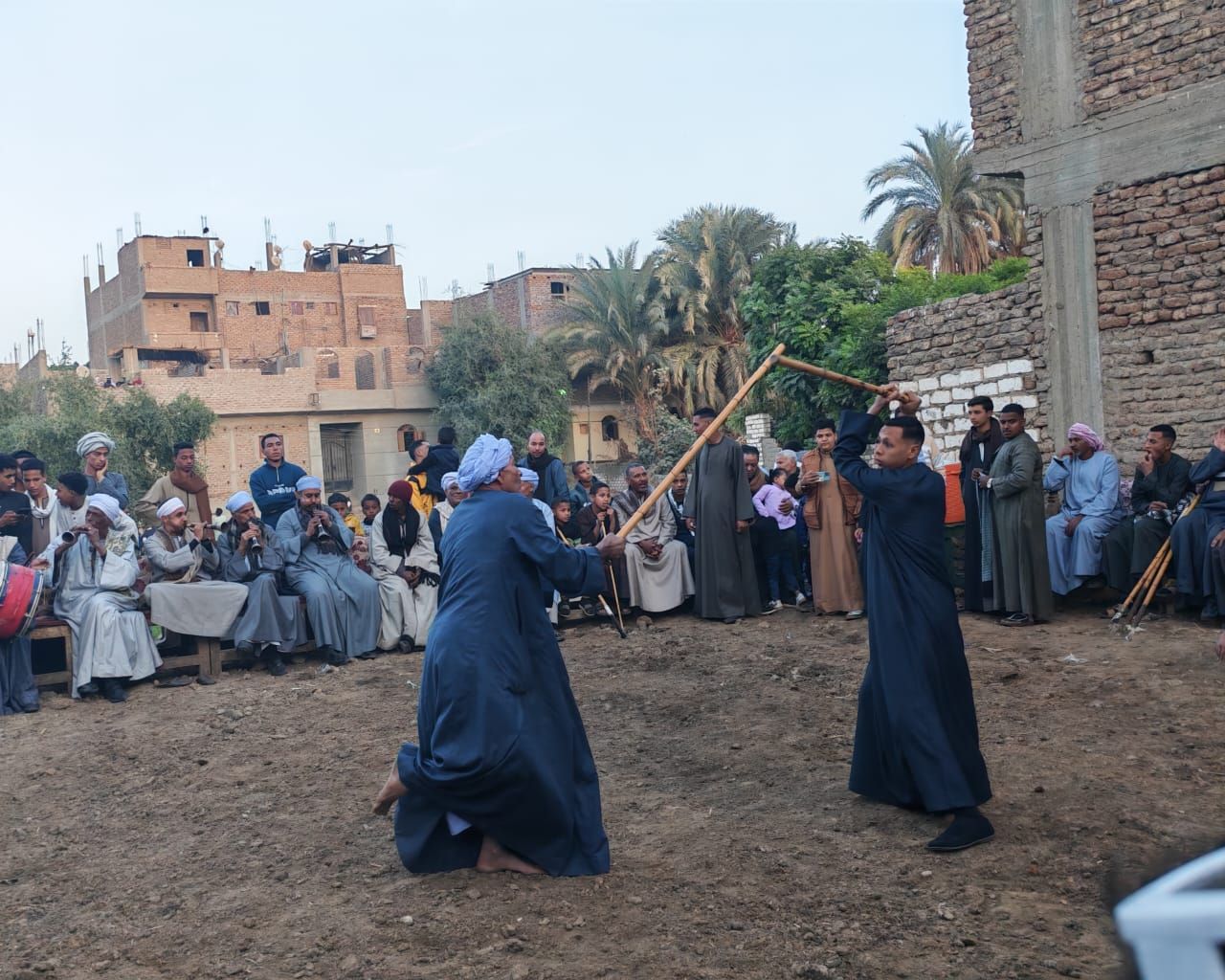 التحطيب لعبة الرجال فى مولد قرية العشي بالأقصر
