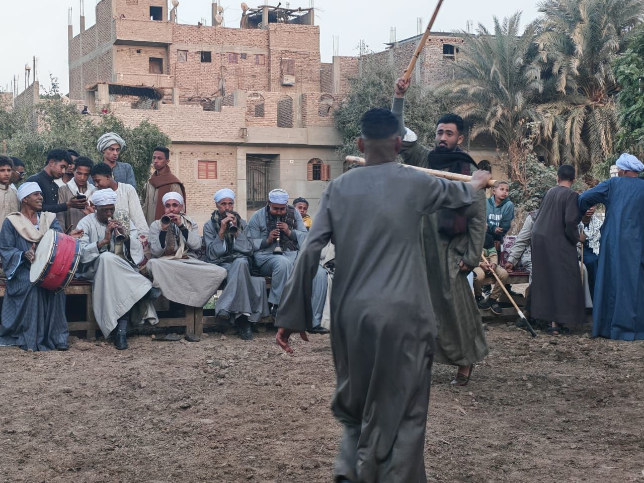 جانب من مبارزات الشباب فى مولد قرية العشي