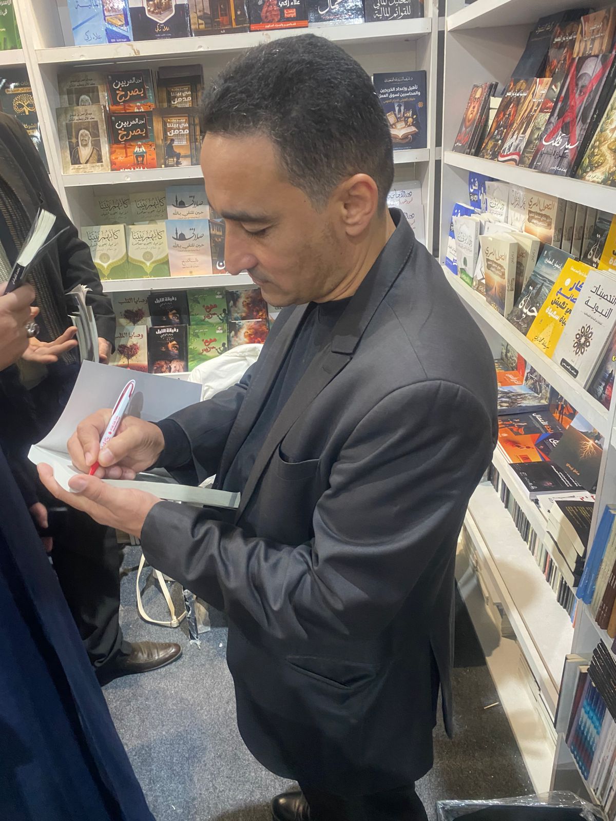 توقيع كتاب إسماعيل رفعت الصحفي في جريدة اليوم السابع (13)