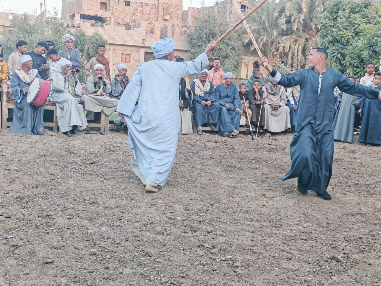 تحطيب الشباب والكبار فى مولد قرية العشي شمال الأقصر