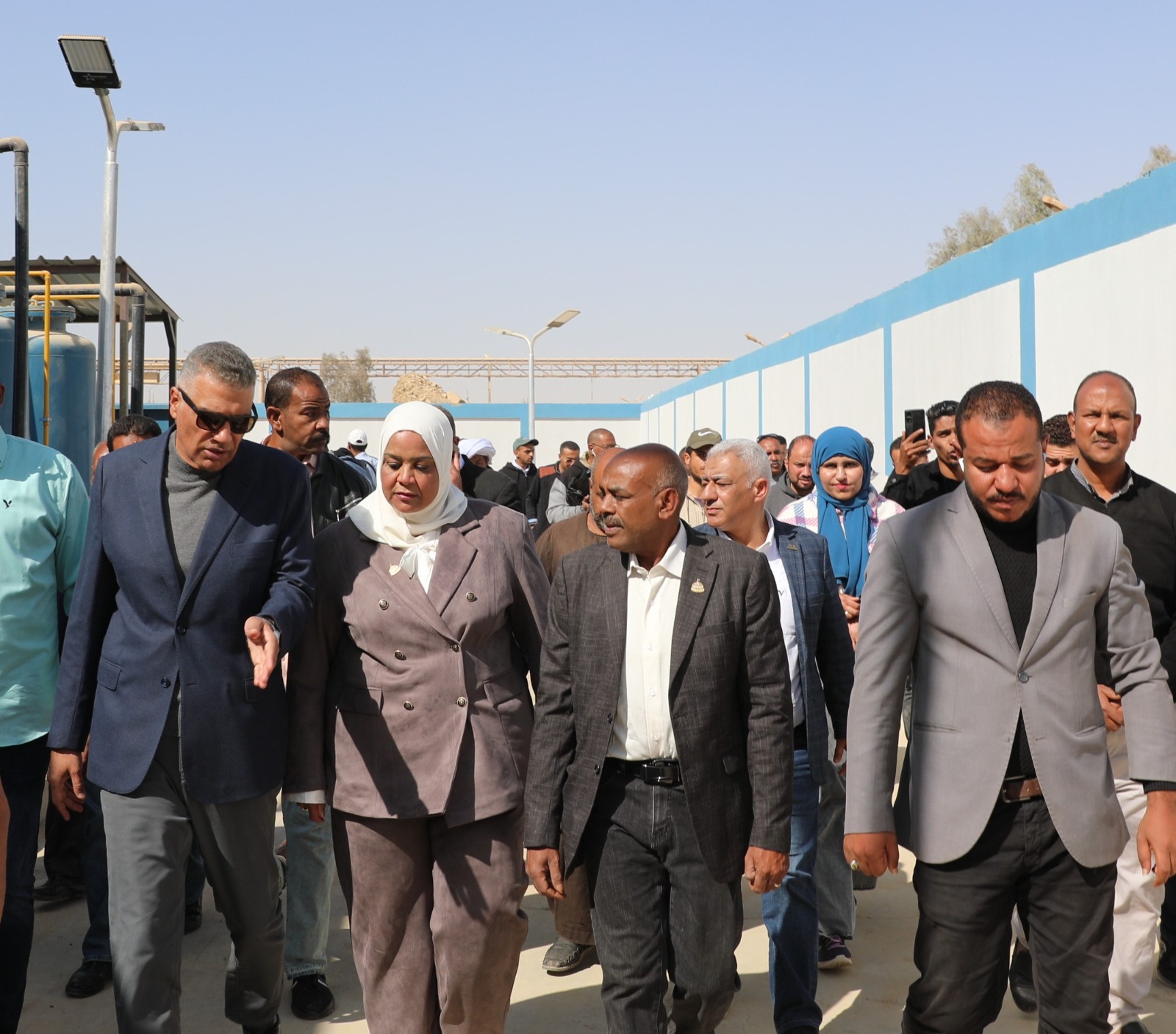 محافظ أسوان مع النواب