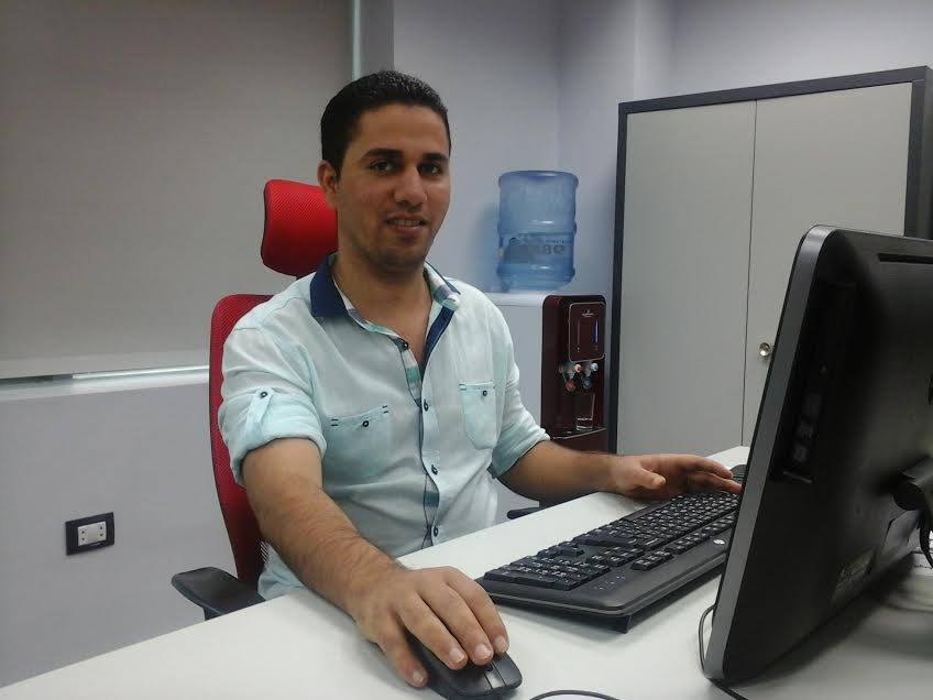 الزميل علام عبد الغفار بمكتبه بمقر اليوم السابع الزميل علام عبد الغفار بمكتبه بمقر اليوم السابع