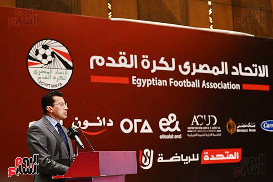 وزير الرياضة خلال القاء كلمته