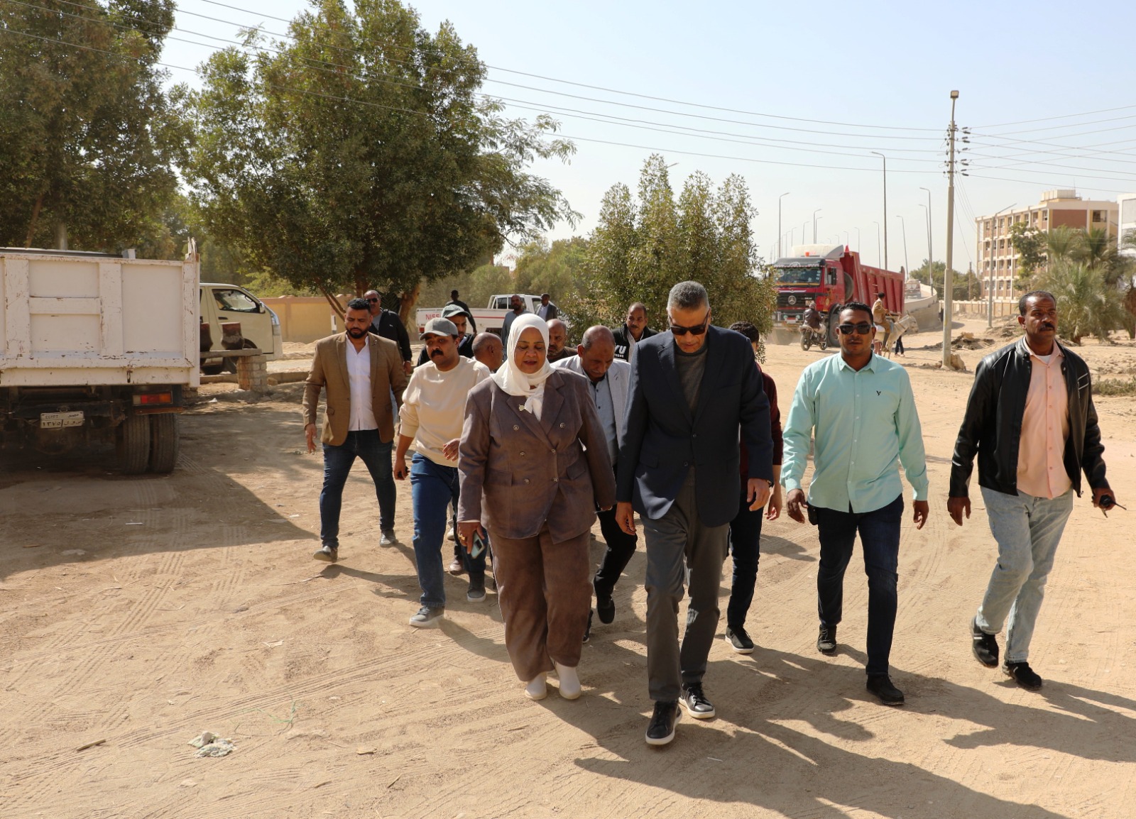 جانب من زيارة المحافظ لقرى خياة كريمة