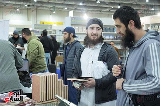 اقبال كثيف من الزائرين لجناح الازهلر اقبال كثيف من الزائرين لجناح الازهلر