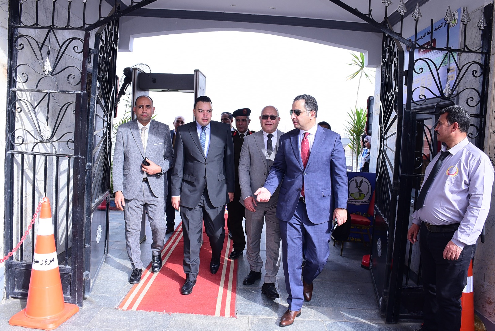 رئيس الجامعة يصل نادى الشرطة 