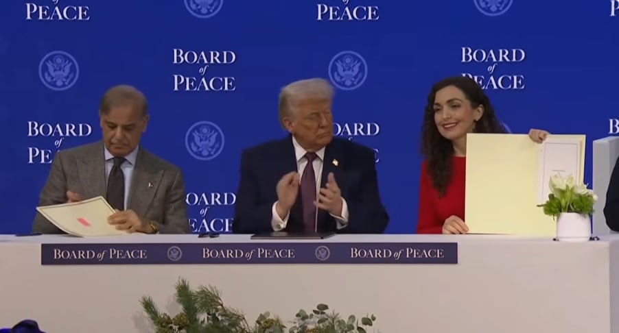 عقب توقيع ميثاق السلام العالمي