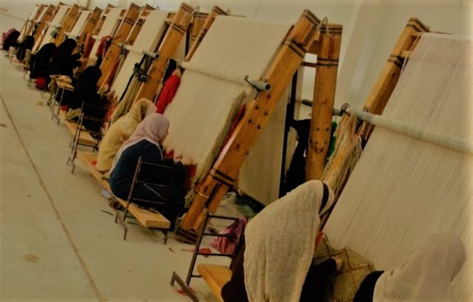 صناعات الصوف اليدوية بمطروح تقاوم الاندثار صناعات الصوف اليدوية بمطروح تقاوم الاندثار