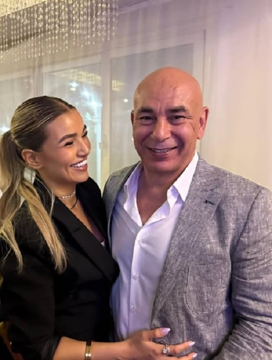 يارا حسام حسن ووالدها يارا حسام حسن ووالدها