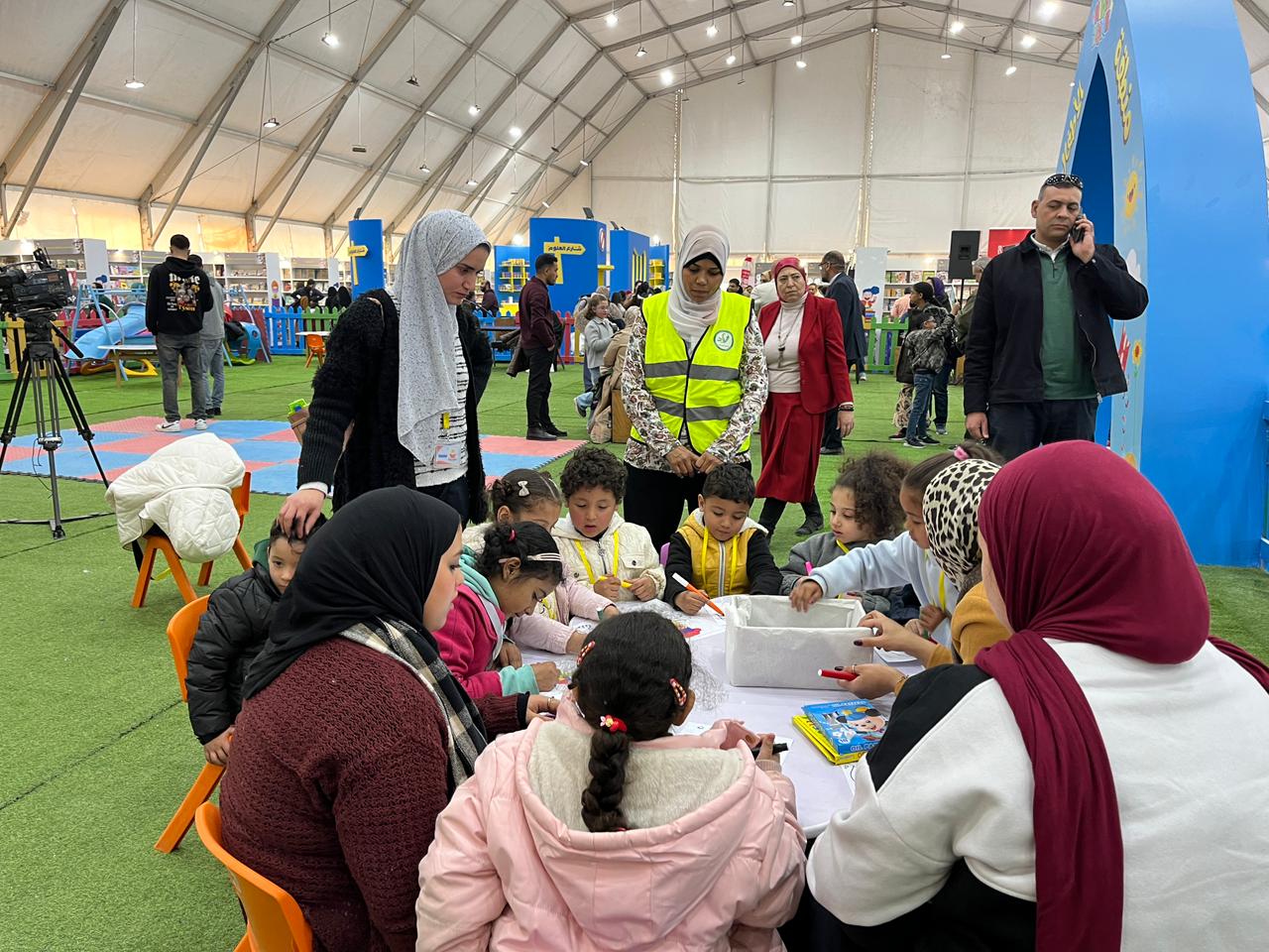 وزارة التضامن الاجتماعي تنظم فعالية لأهالي منطقة أهالينا بمعرض القاهرة الدولي للكتاب (4)