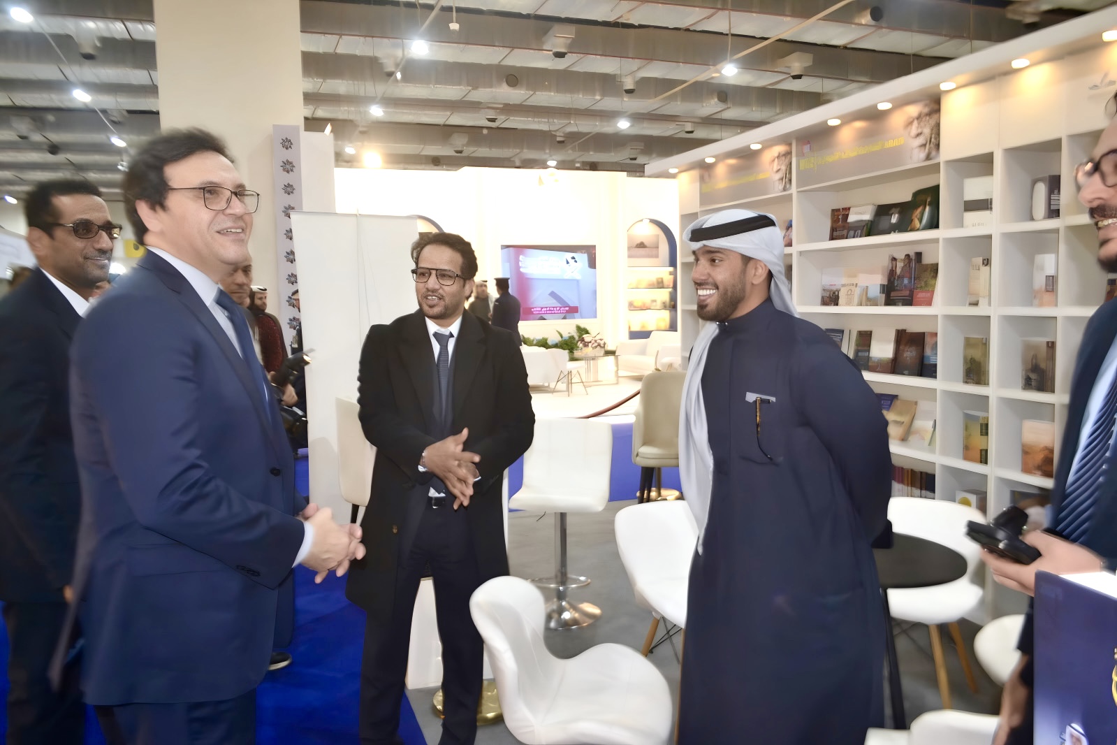 وزير الثقافة أثناء الزيارة