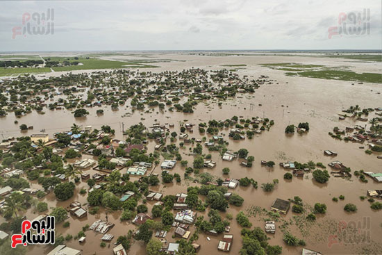 الفيضانات تجتاح القرى فى موزمبيق