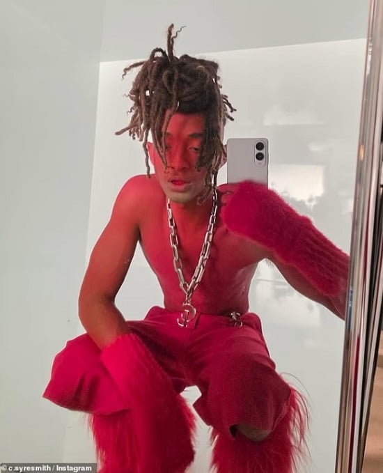 جايدن يستعرض تصميماته