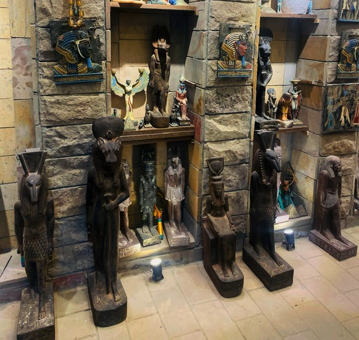 مصانع الألباستر والتحف سحر الهدايا لسياح العالم مصانع الألباستر والتحف سحر الهدايا لسياح العالم