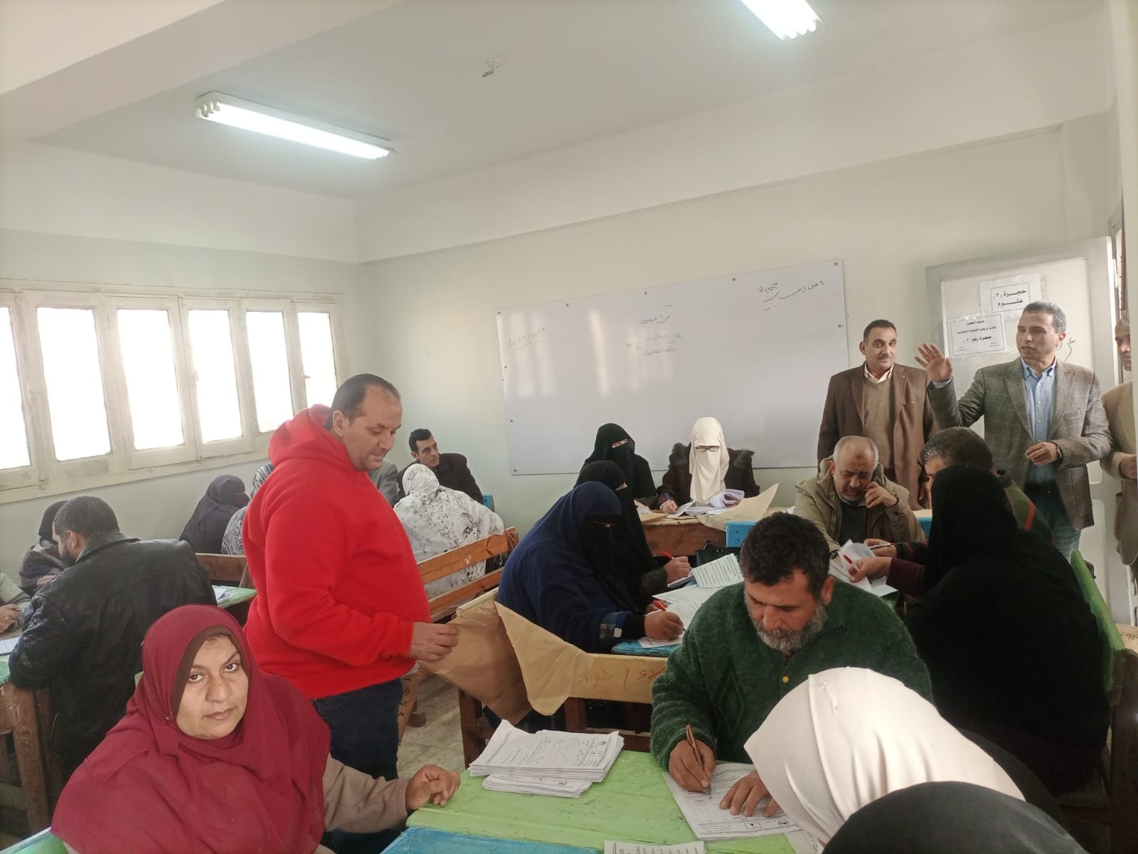 وكيل تعليم كفر الشيخ يتفقد كنترول الإعدادية ويوجه بالدقة في التصحيح والرصد