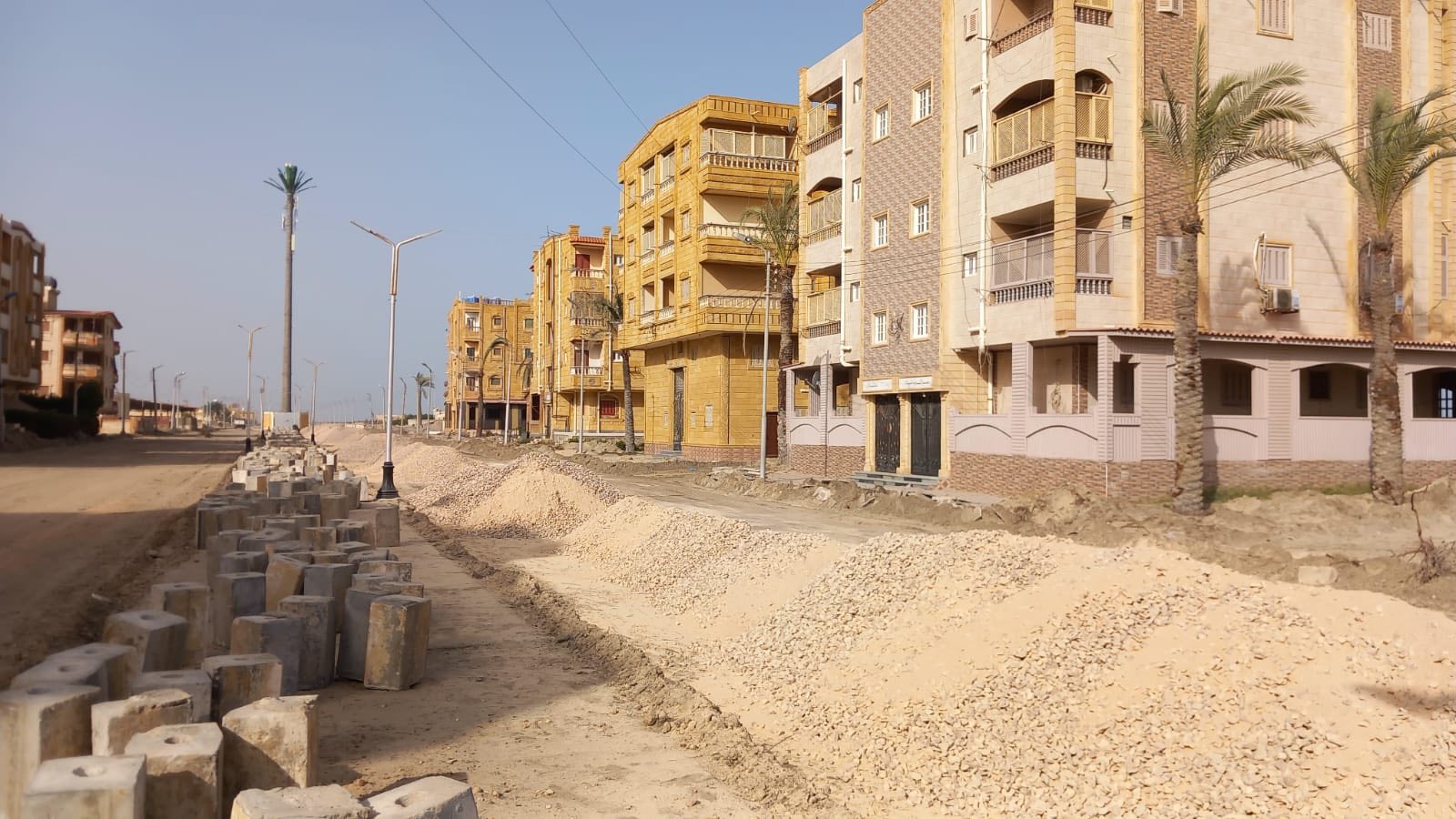 رصف بمنطقة الفنار بمصيف بلطيم