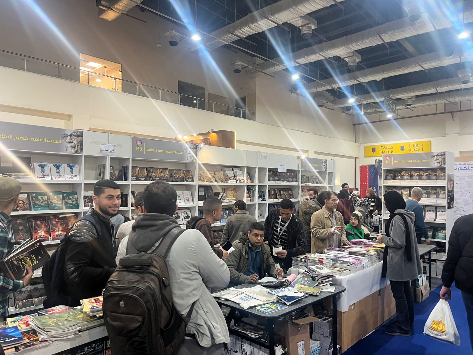 إقبال كبير على جناح قصور الثقافة