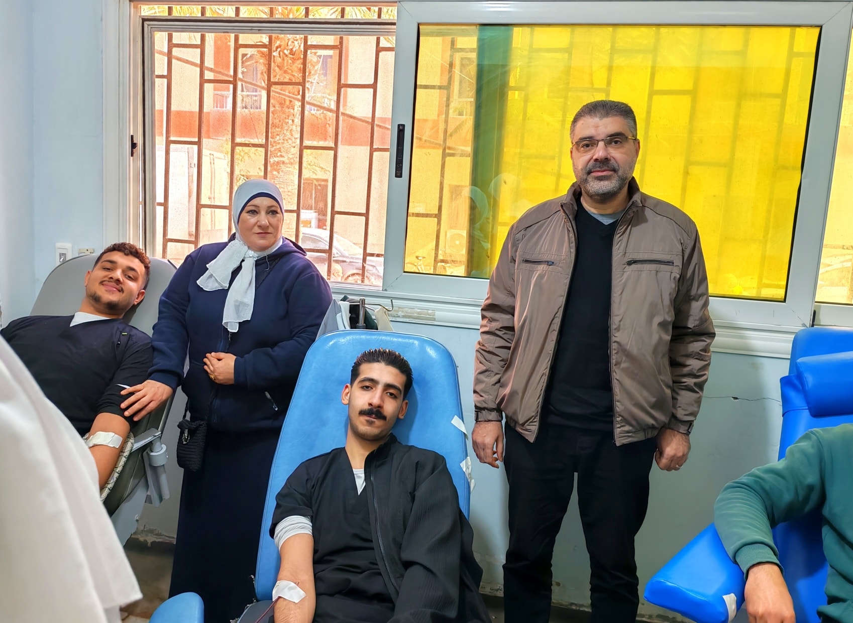 جانب من التبرع بالدم جانب من التبرع بالدم