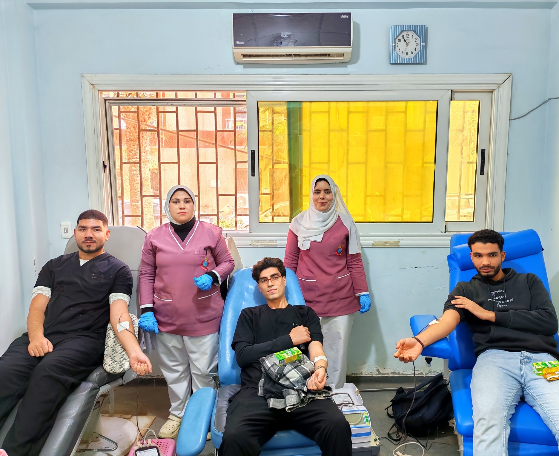 تبرع شباب التمريض بالدم تبرع شباب التمريض بالدم