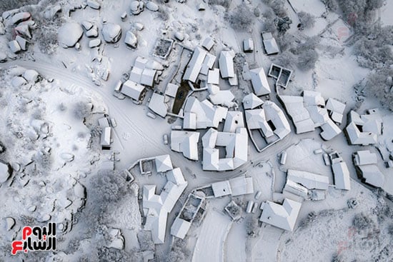 تساقط الثلج بكثافة