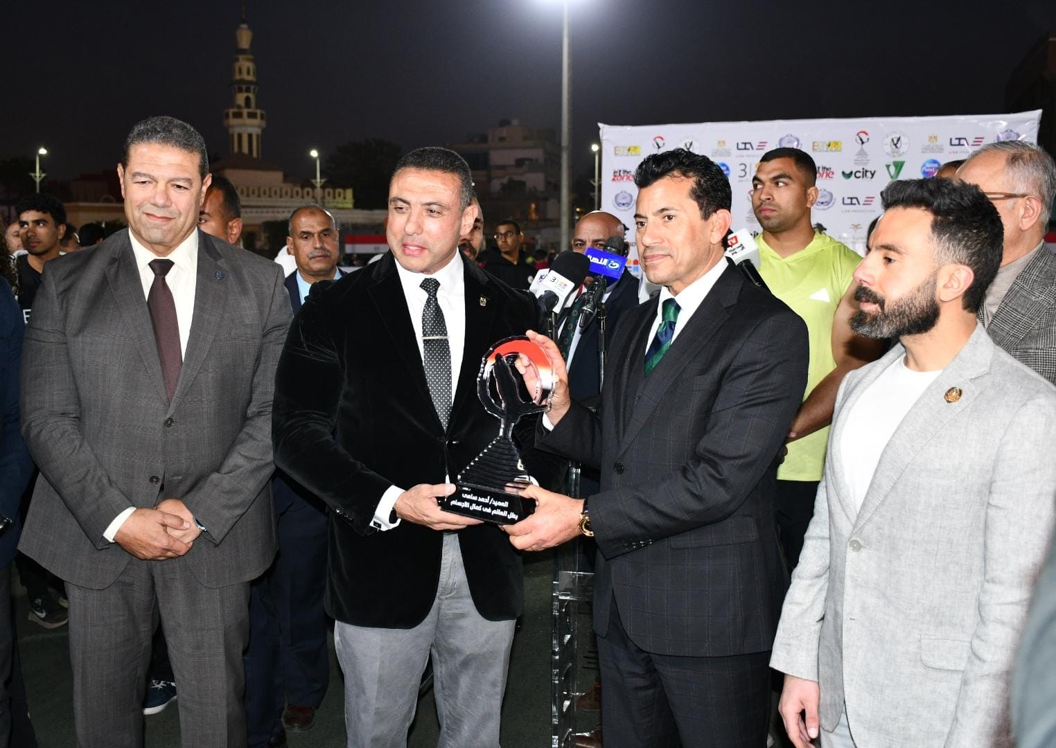 التكريم خلال أولمبياد اللياقة البدنية