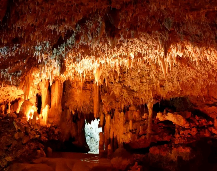 كهف الجارة (10)