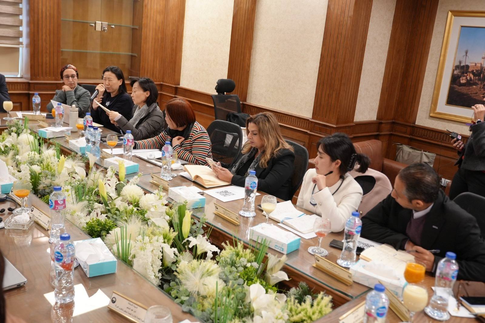 النيابة العامة تستقبل وفد الوكالة الكورية للتعاون الدولي وصندوق الأمم المتحدة للسكان (4)