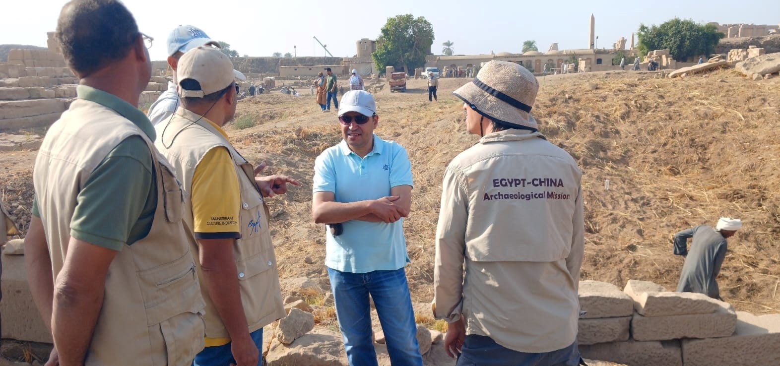 أعمال الحفائر والترميمات في منطقة معبد مونتو في معابد الكرنك أعمال الحفائر والترميمات في منطقة معبد مونتو في معابد الكرنك