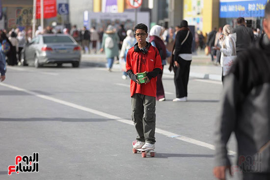 أطفال المعرض