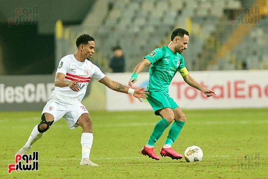 الجزيري يضغط علي لاعب المصري