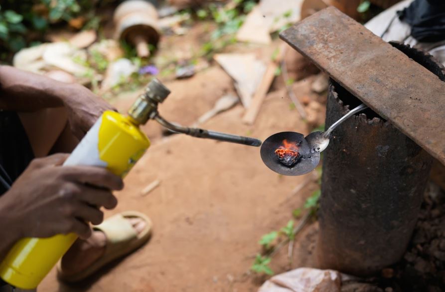 مال المناجم في إل كاياو، فنزويلا، حيث أصبح الذهب مصدراً مهماً للدخل (4)